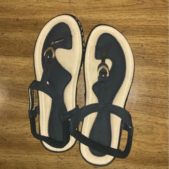 Shoes - Brand New Black Thong Sandals